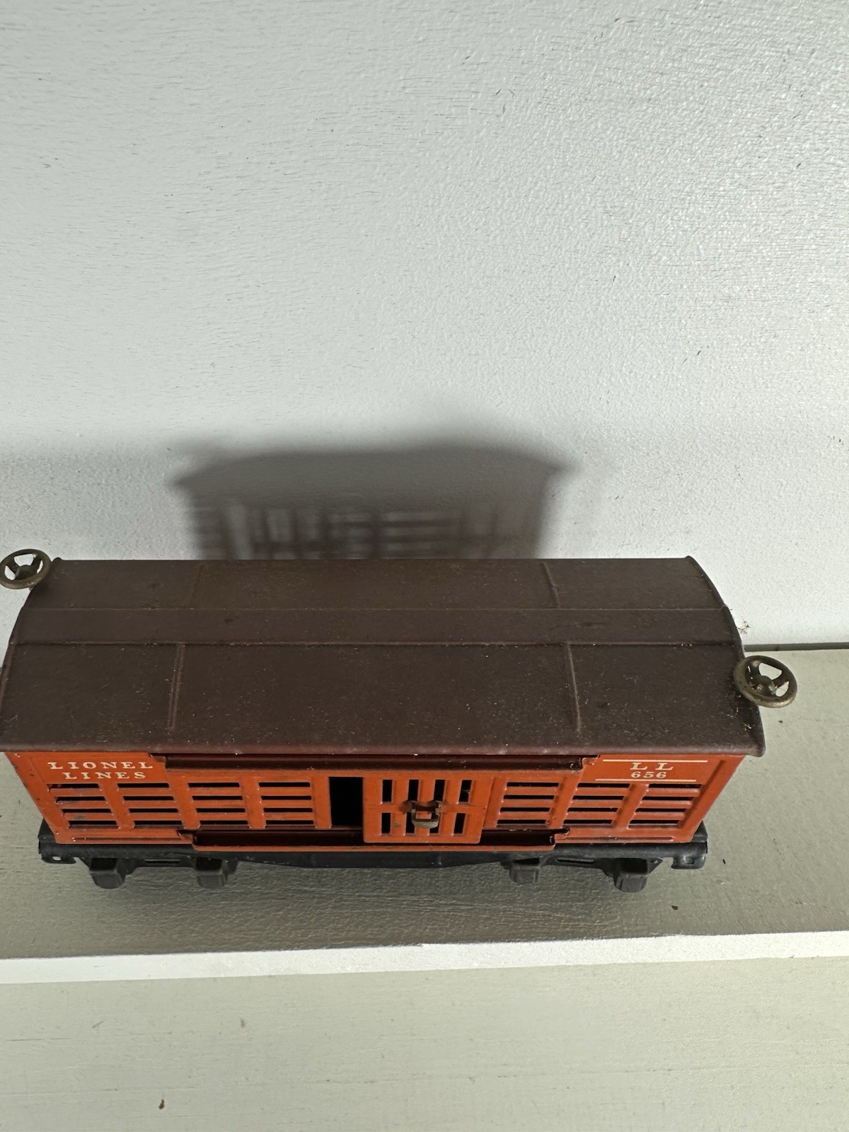 Vintage Lionel Lines 656 Stock Car O Gauge Brown Livestock Freight Car Postwar