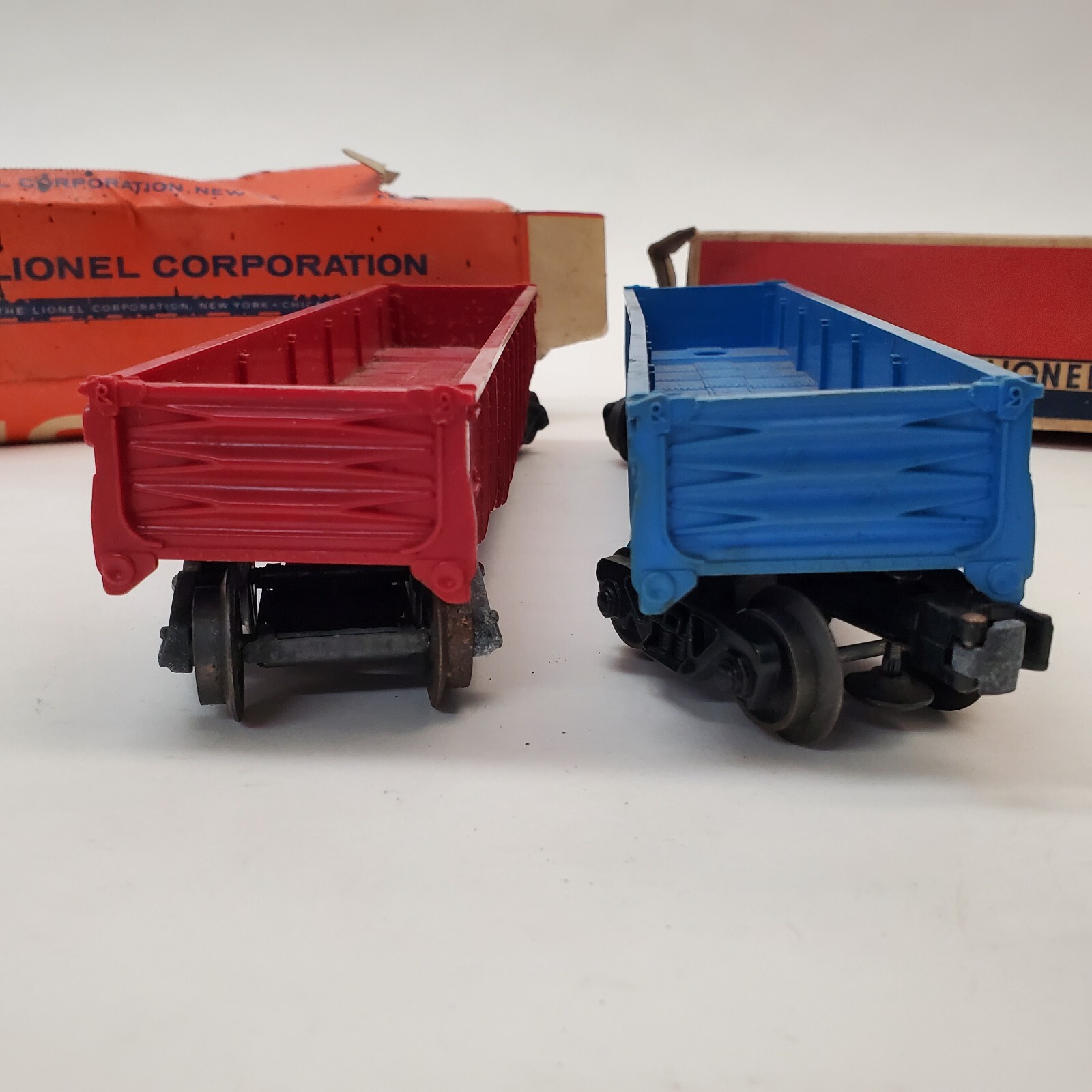 Pair of Lionel NYC Gondola Car No. 6462 & 6162 Postwar Red Blue