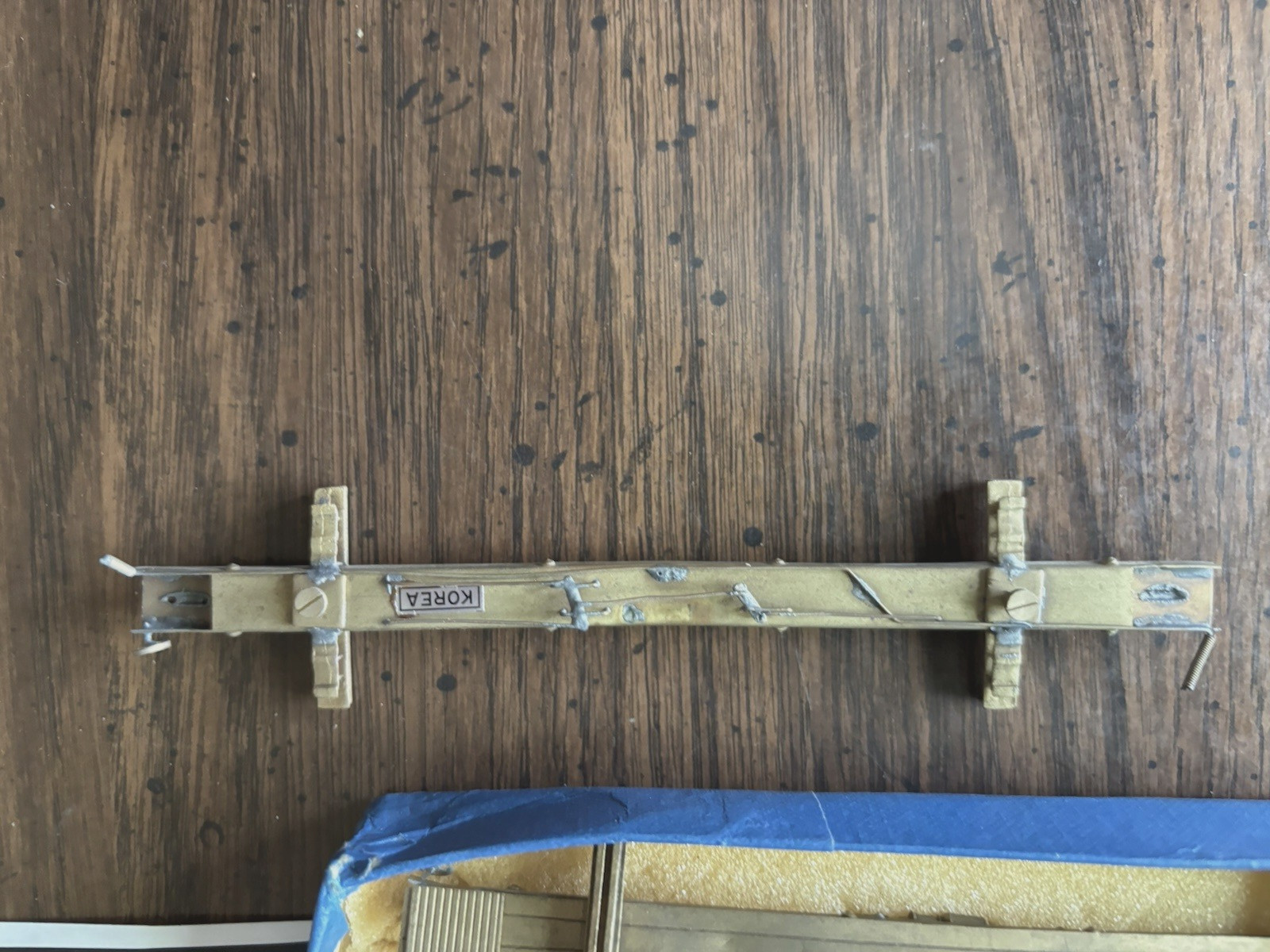 HO Brass Far East Dist. 50′ Skeleton Log Cars – Six Pieces, Unpainted
