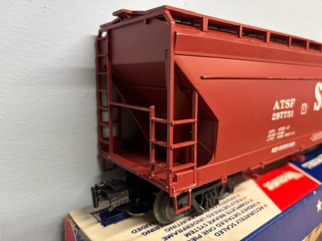 Weaver O Scale Santa Fe Covered Hopper 3-Rail