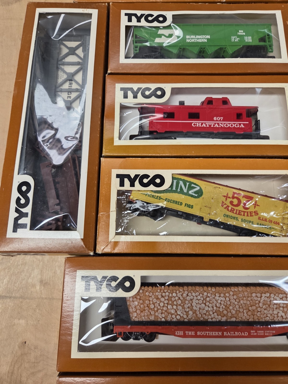 Vintage HO Scale TYCO Lot Of 8