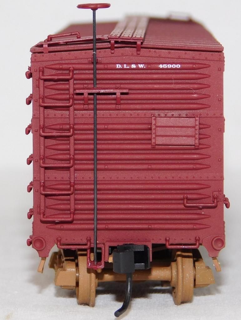Ertl 4296 Delaware, Lackawanna, & Western 50′ USRA Double Sheathed Boxcar 45900