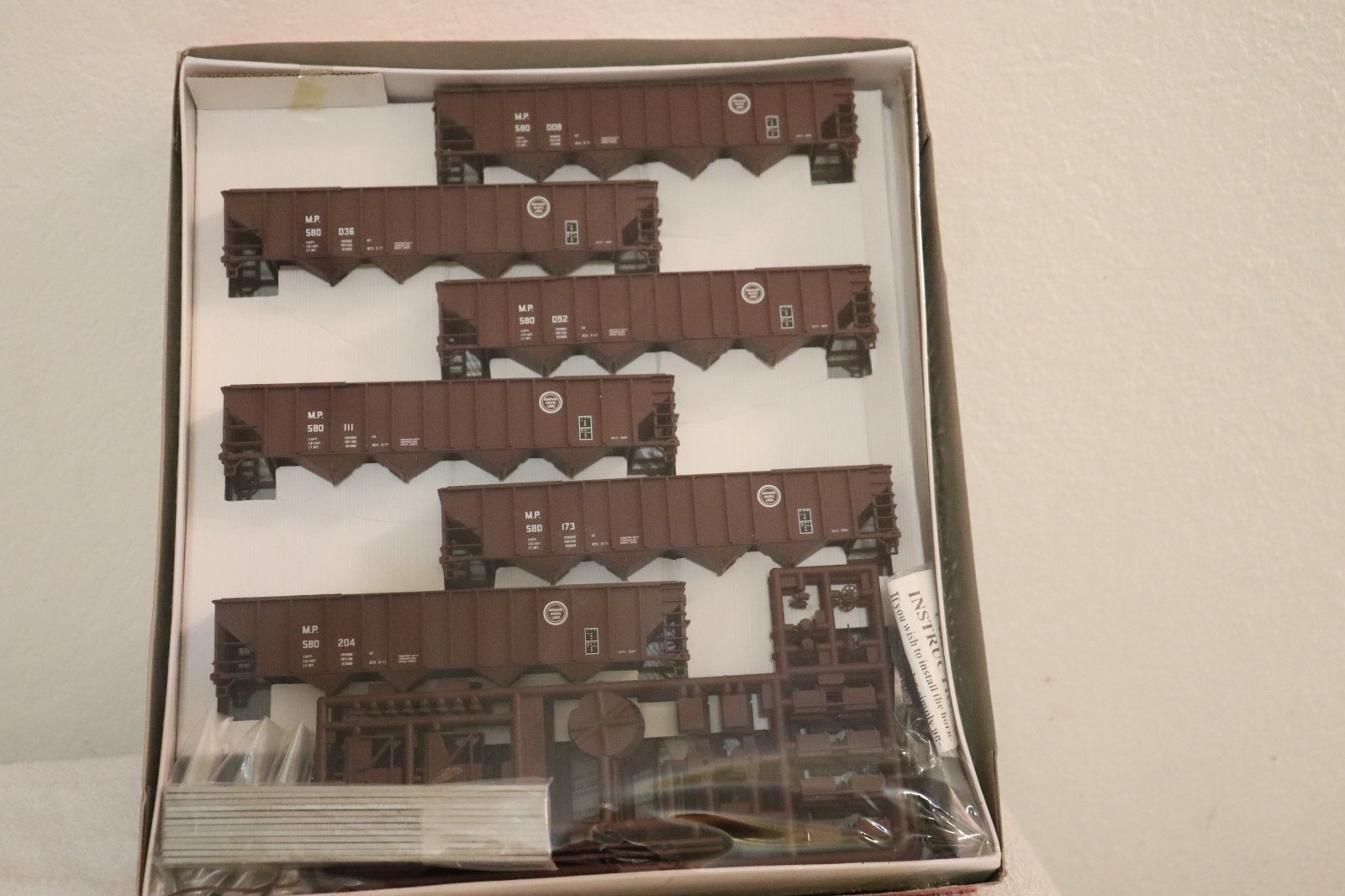 HO Walthers 932-49411 #1 Missouri Pacific Mopac 100-Ton Quad Hoppers 6 Pack Kits