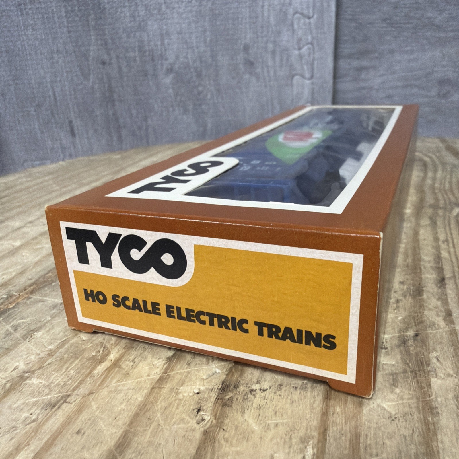 TYCO AJAX Laundry Detergent 359D HO Covered Hopper Car – 54 Foot