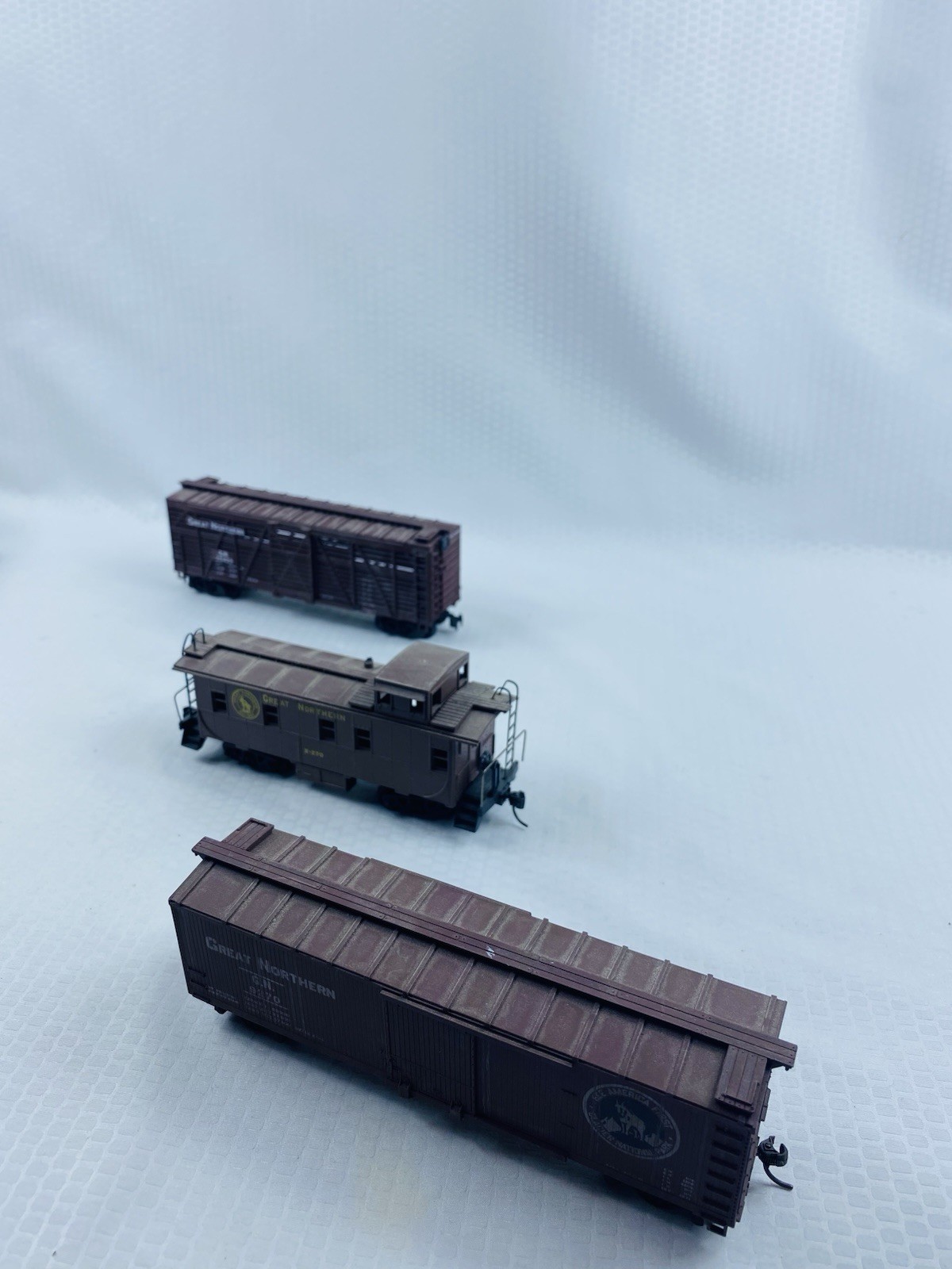 HO Scale Great Northern Railway GN #55405 Stock; #9270 Boxcar; #X-270 Caboose