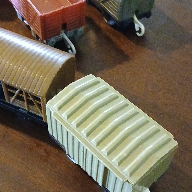 Fisher-Price OO Gauge LNER Freight Car Lot V0949 Multicolor Plastic Analog