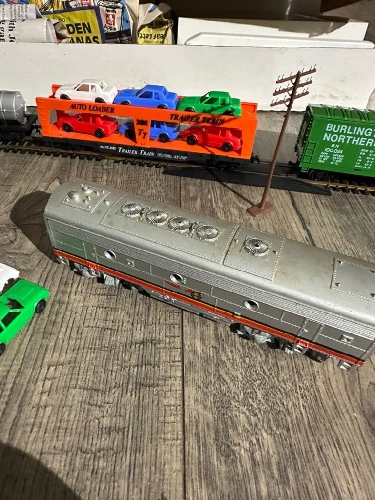 Tyco Santa Fe 72 Ho Scale Train Set Read