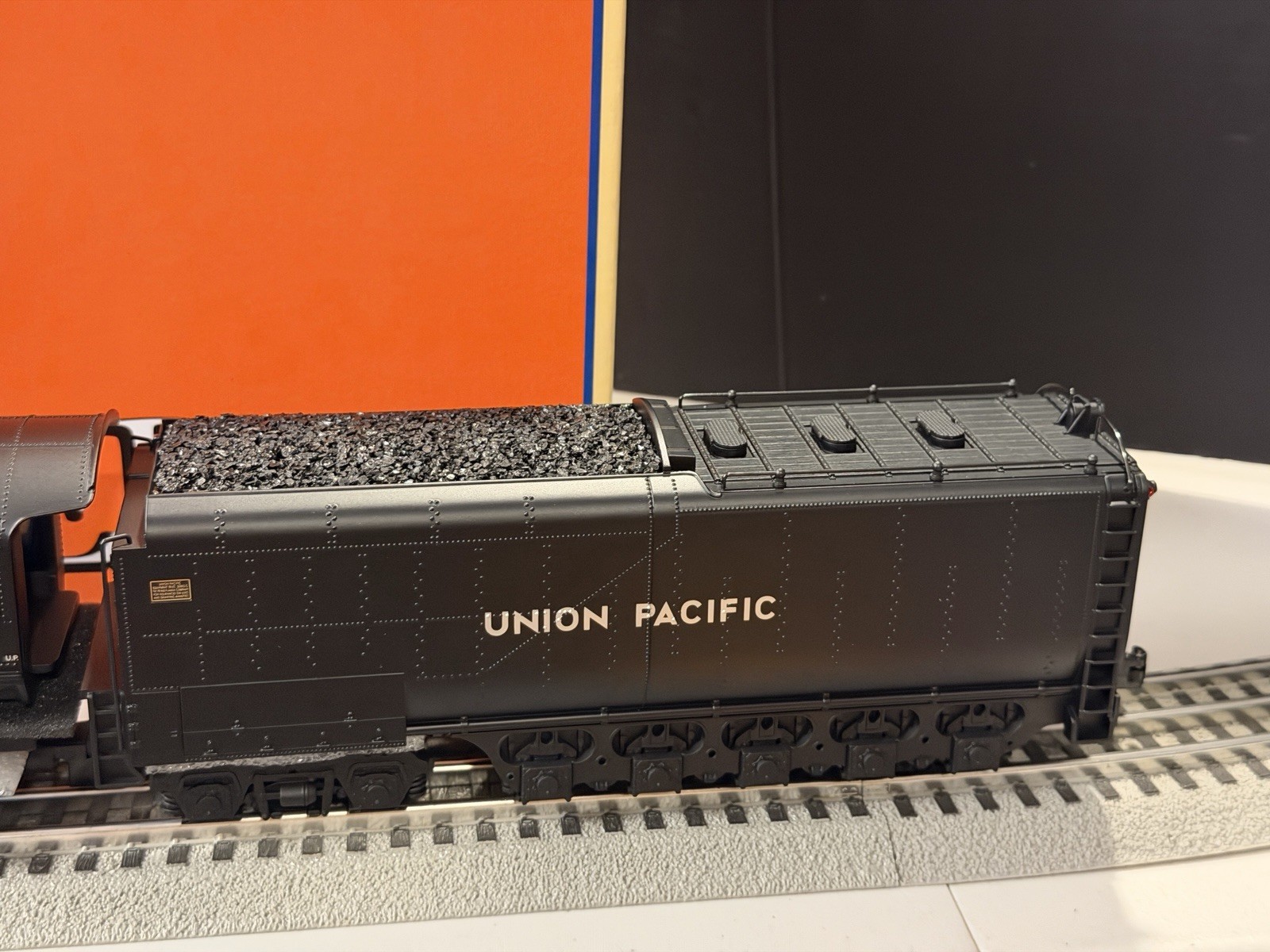 Lionel 1922010 Big Boy Union Pacific 5-Car Sherman Hill Set – Lionchief Plus 2.0
