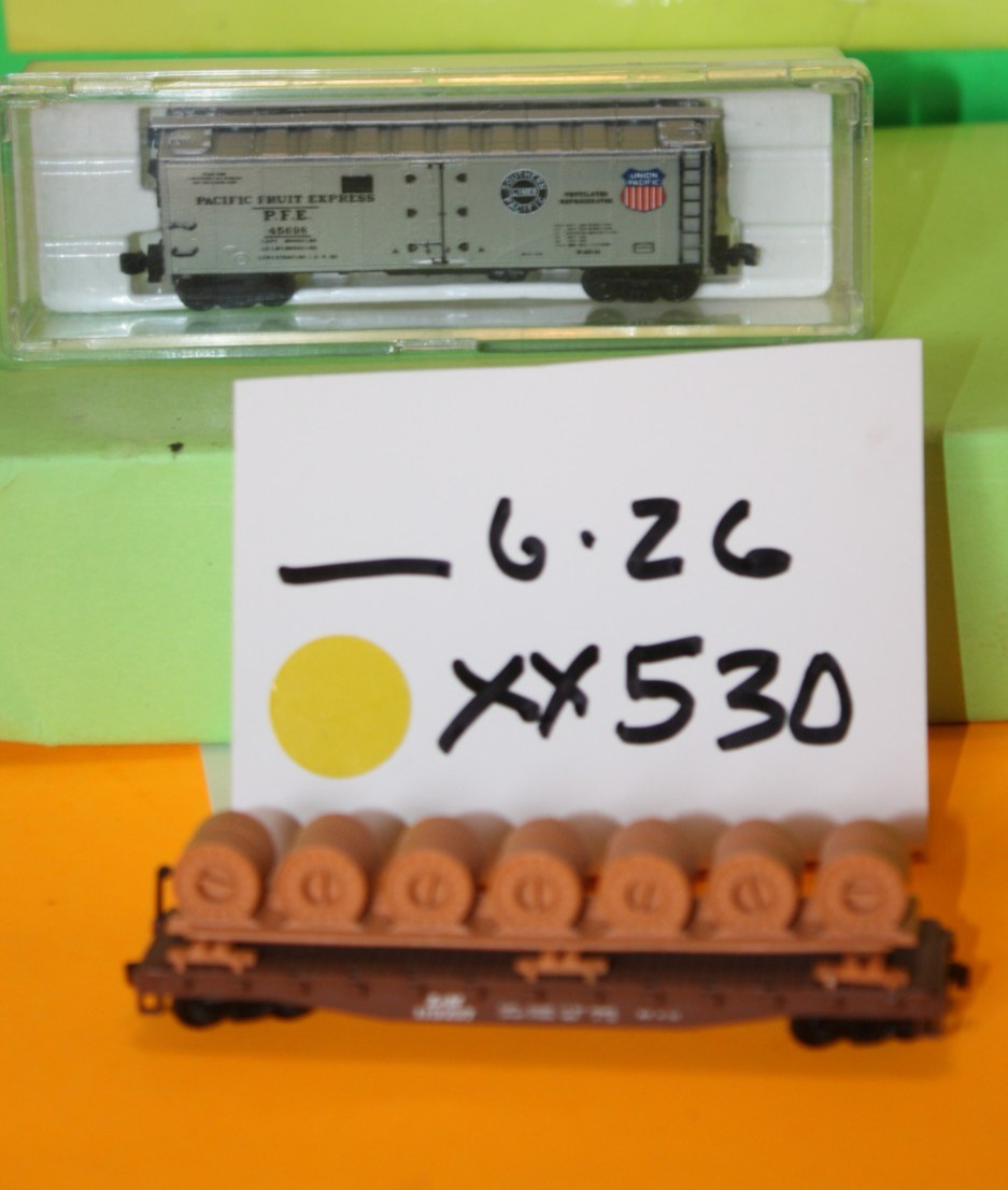 N Scale* Intermountain Railways Co. Pacific Fruit Express car & L & N Flat car