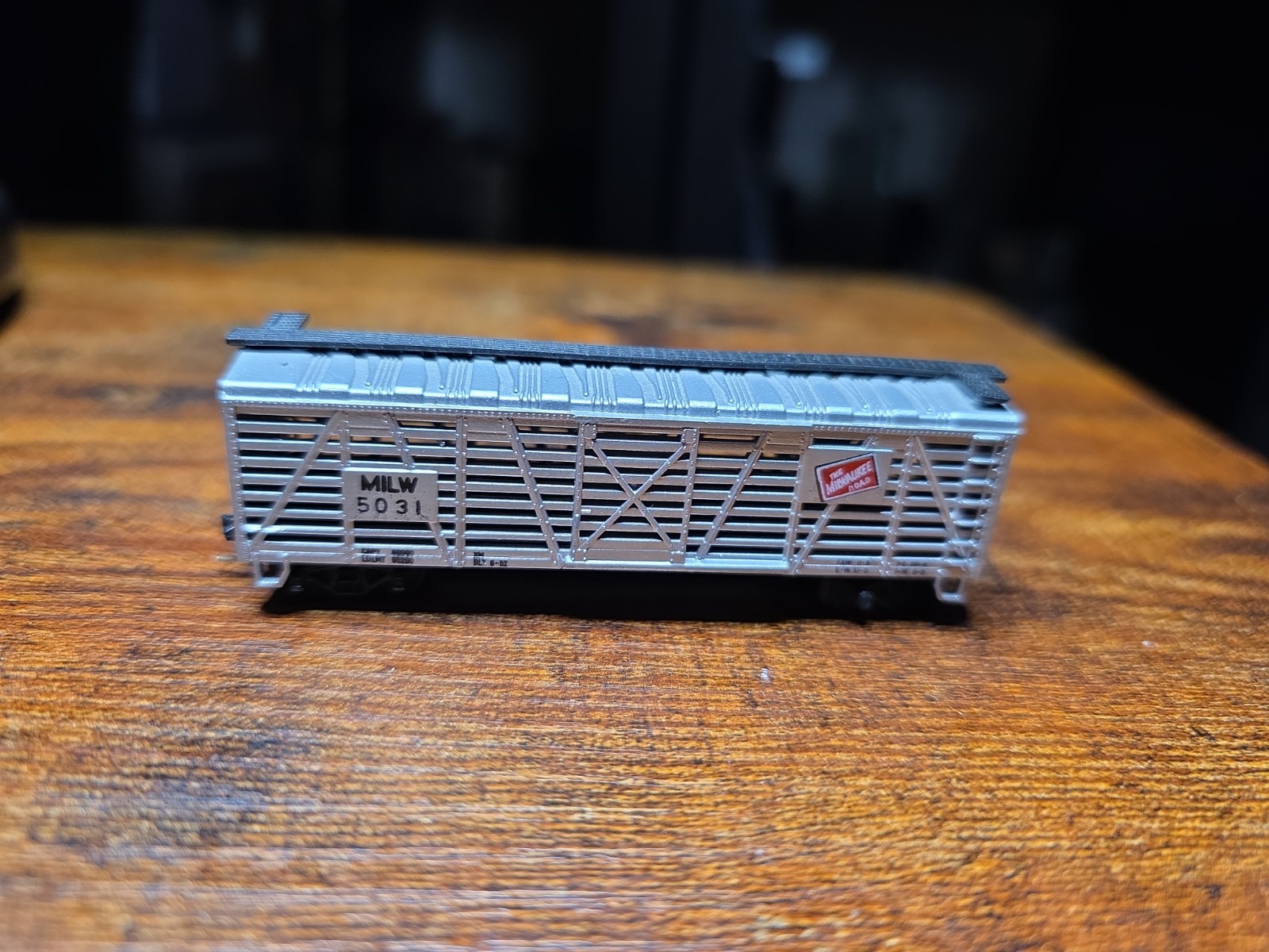 Model Power N Scale Milwaukee Road MILW Stock Cattle Car Silver 5031 Rapido
