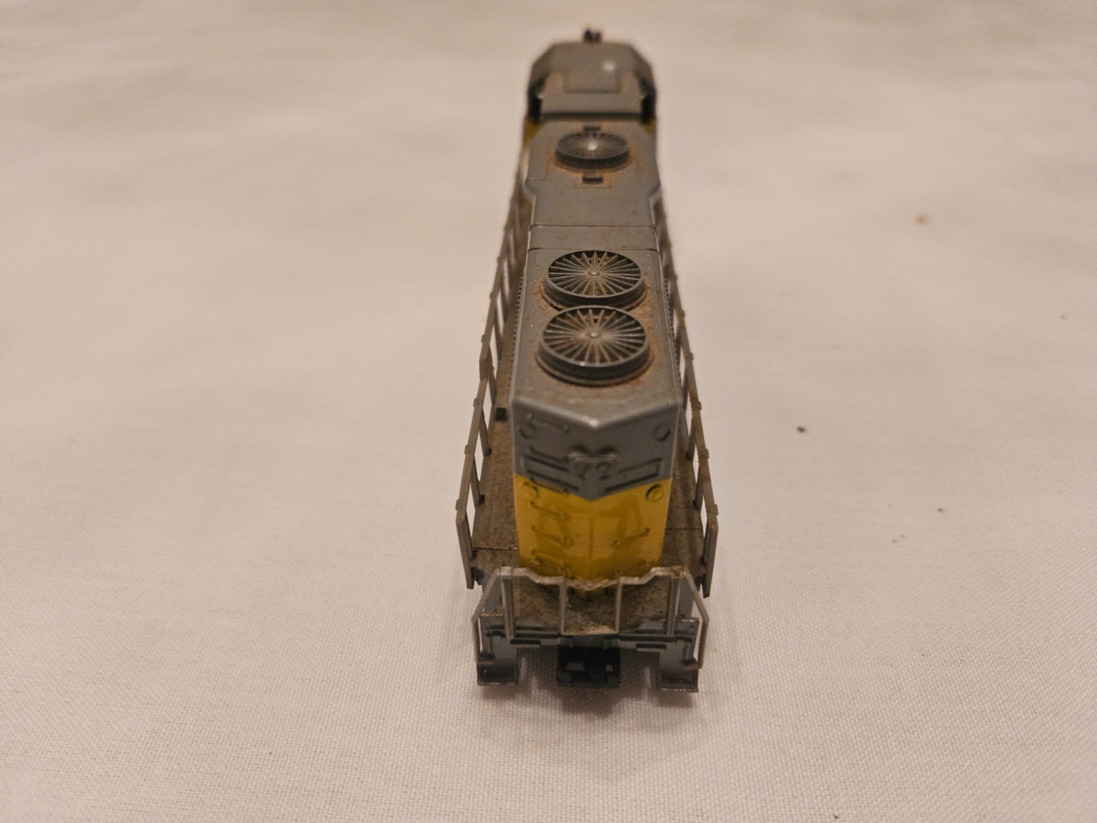Vintage LIFE-LIKE TRAINS Union Pacific 2047 GP 38-2 Loco 08287