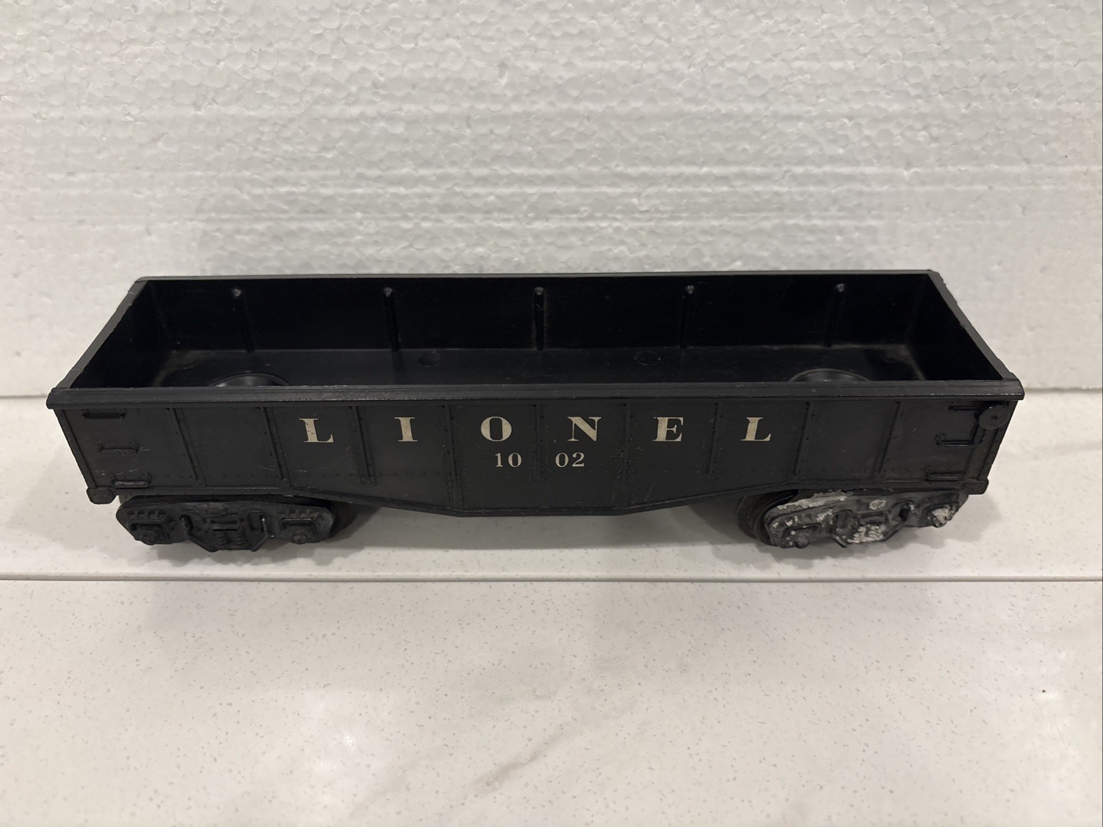 A Lot Of 8 Vintage Lionel Box Cars Assorted. O Scale. View Photos.
