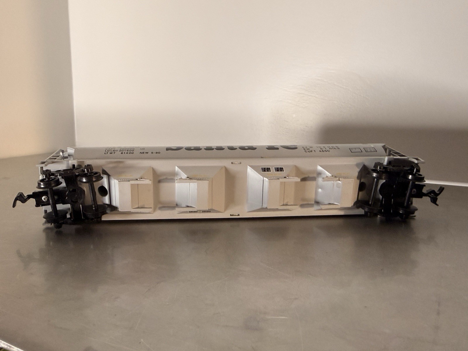 Bachmann – 55′ Grain Car Santa Fe #43-1031-02 – HO Scale – NEW IN BOX!!!