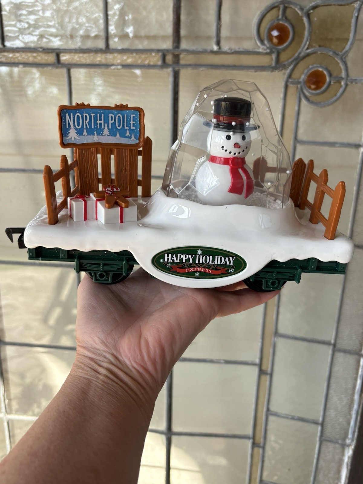 Happy Holidays Express Spinning Winter Snowman Car for Scientific Toys Train Set