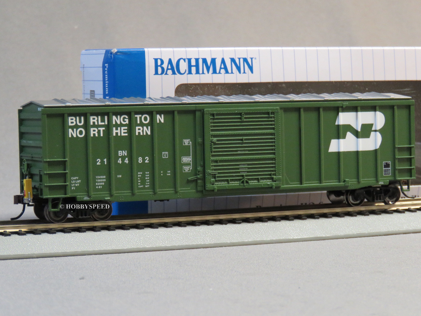 BACHMANN 50′ OUTSIDE BRACED BOXCAR FRED HO SCALE CAR led light ETD BAC14902 NEW