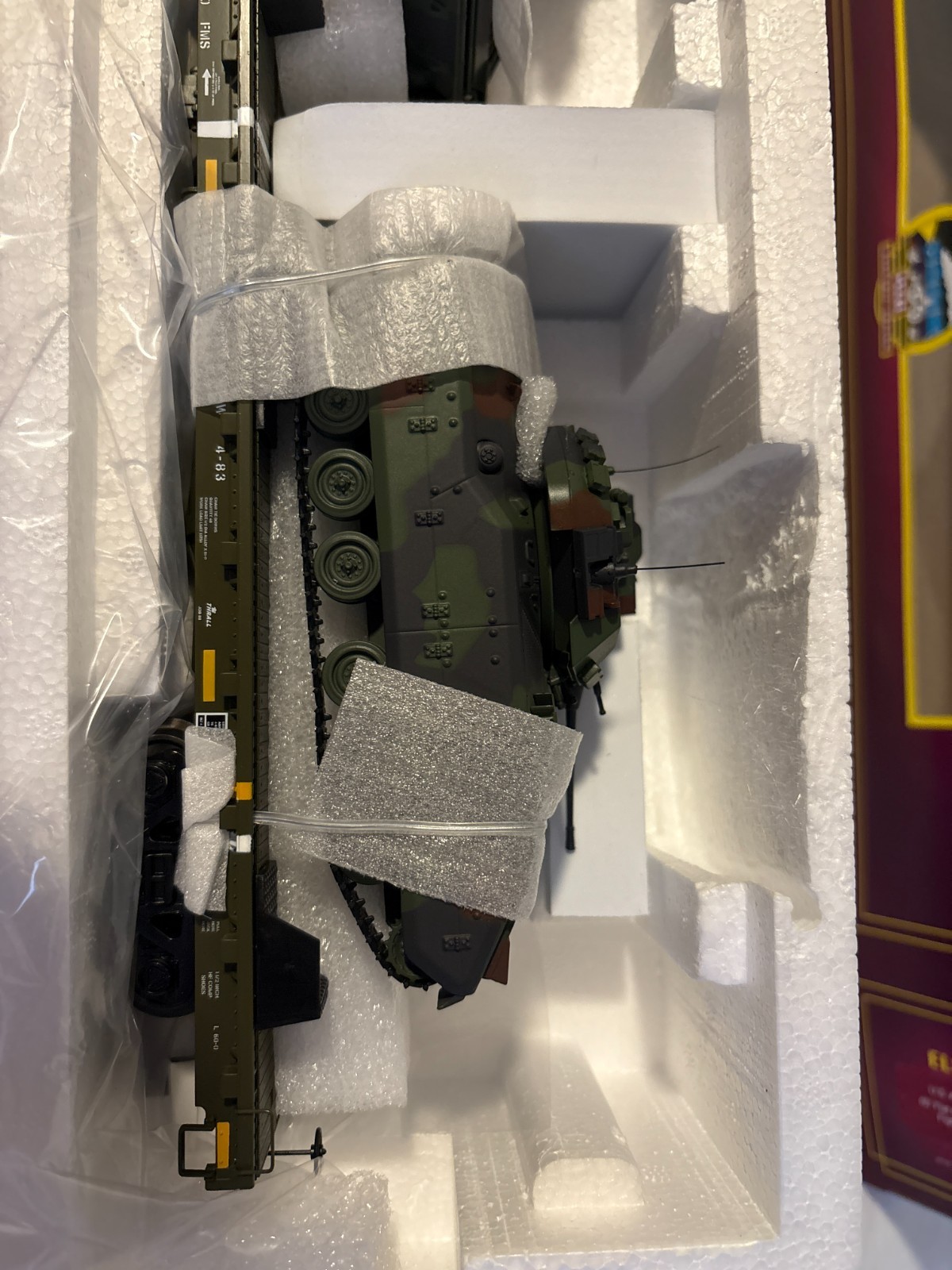 MTH Premier 20-95426 US Army 60′ Flat Car w/2 Bradley Fighting Vehicles #40152