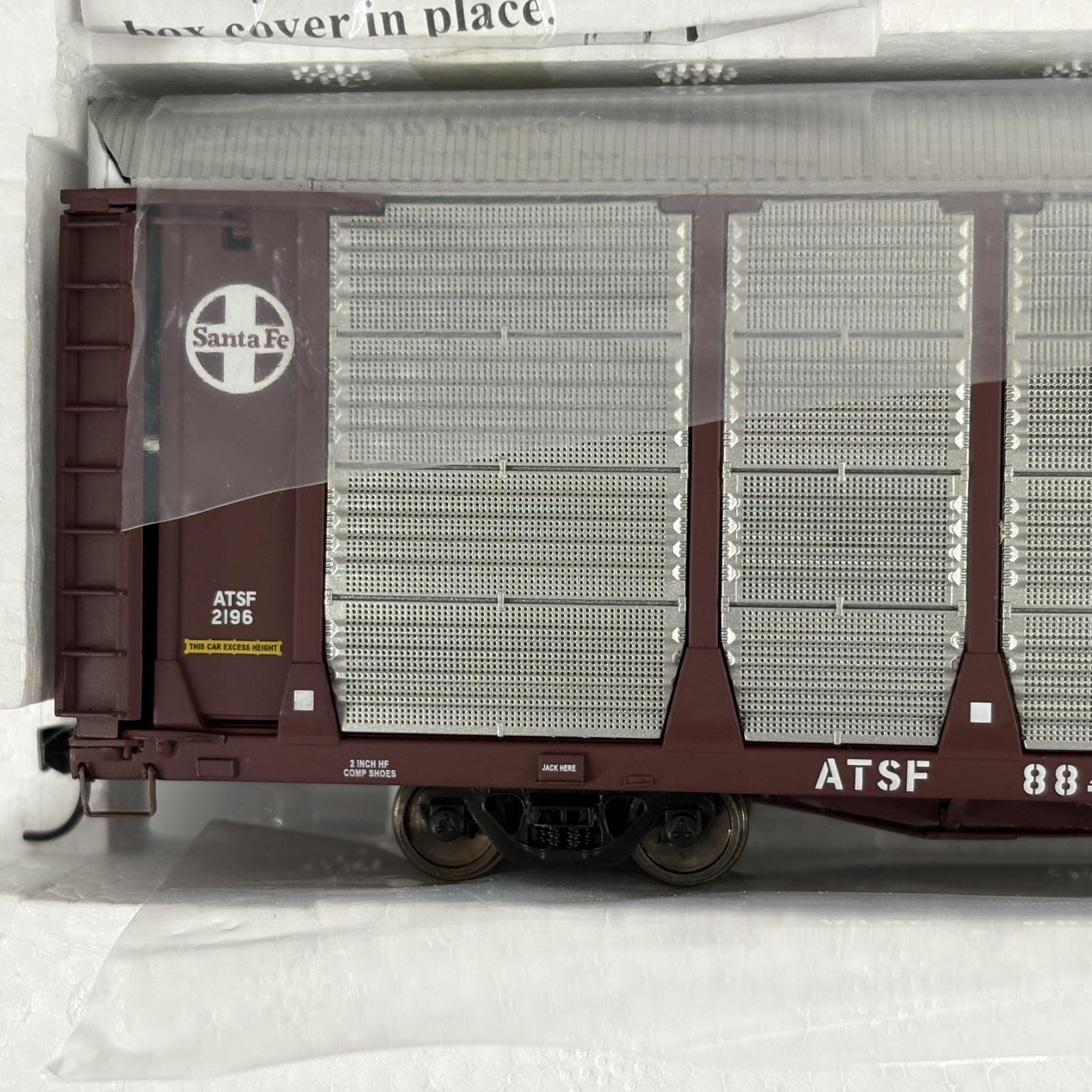 Walthers HO Scale Gold Line ATSF Santa Fe Bi-Level Enclosed Auto Carrier #88422