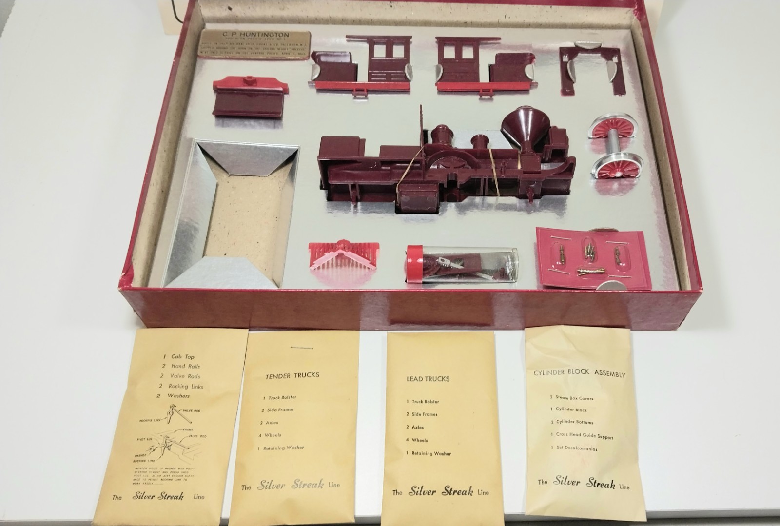 Vintage Silver Streak Iron Horse Construction Kit Southern Pacific Loco #1 Oscal