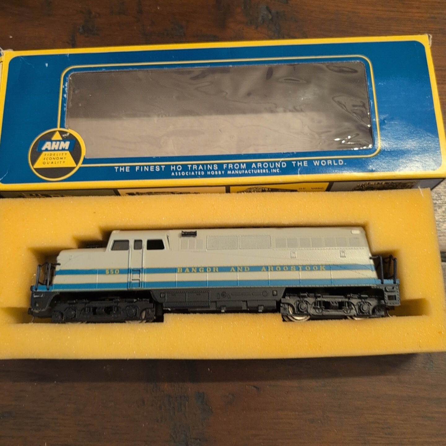 HO Scale AHM Bangor and Aroostook Diesel locomotive no 550 Vintage