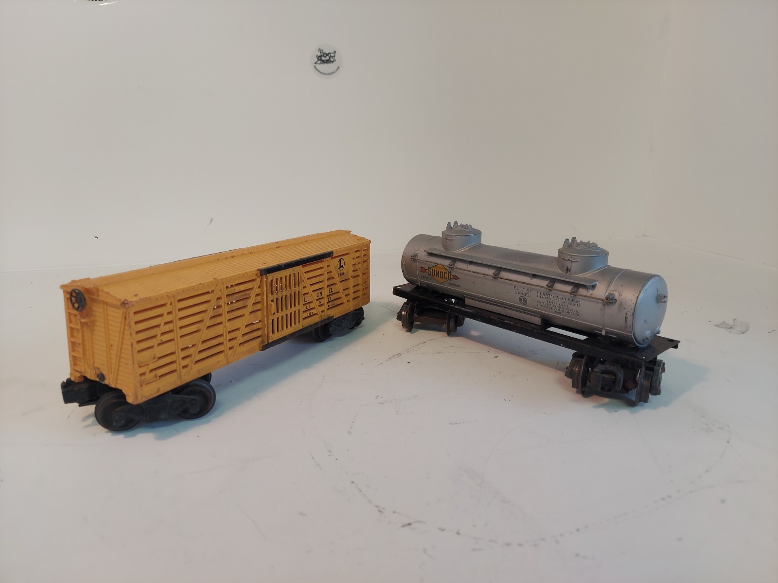 Lot Of 2 Lionel O Gauge Cars