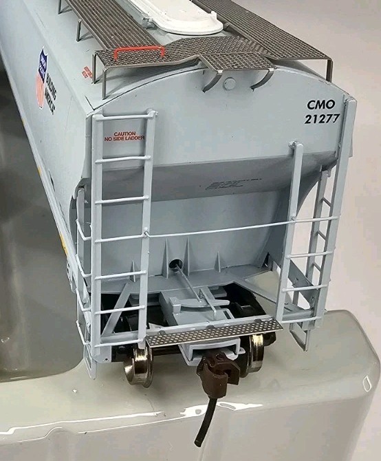 95988 Athearn Union Pacific CMO 5161 3-Bay Covered Hopper