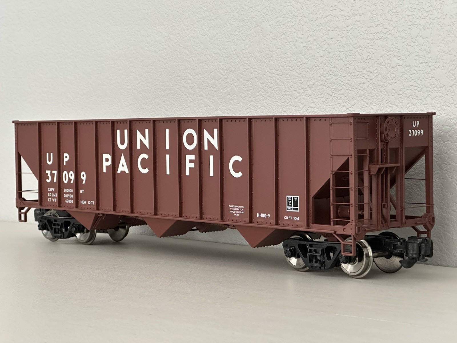 Aristo-Craft Union Pacific 100 Ton 3-Bay Coal Hopper #37099 ART-41406 (NIB)