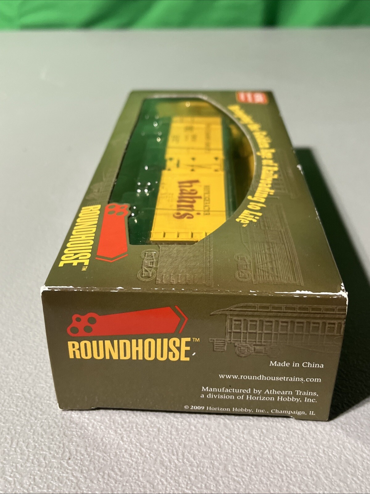 Roadhouse ~ HO scale ~ 3777 ~ E Kahn’s Sons ~ 40’ Wood Side Reefer ~ 85413 ~