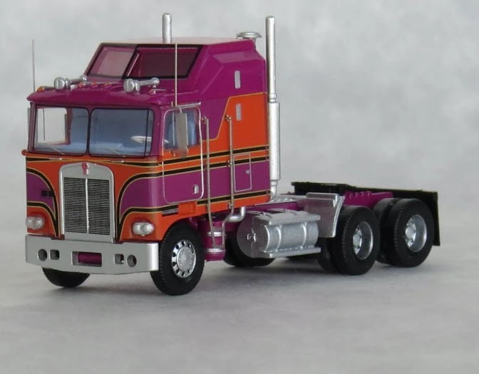 TRAINWORX (N) 41063 KENWORTH K100 AERODYNE SALEM BURGUNDY & ORANGE