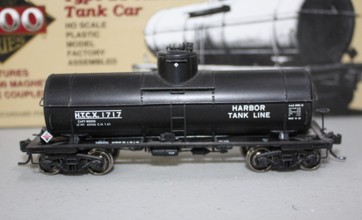 P2K 8,000 Gal Riveted Tank Car Harbor #1717 VGC