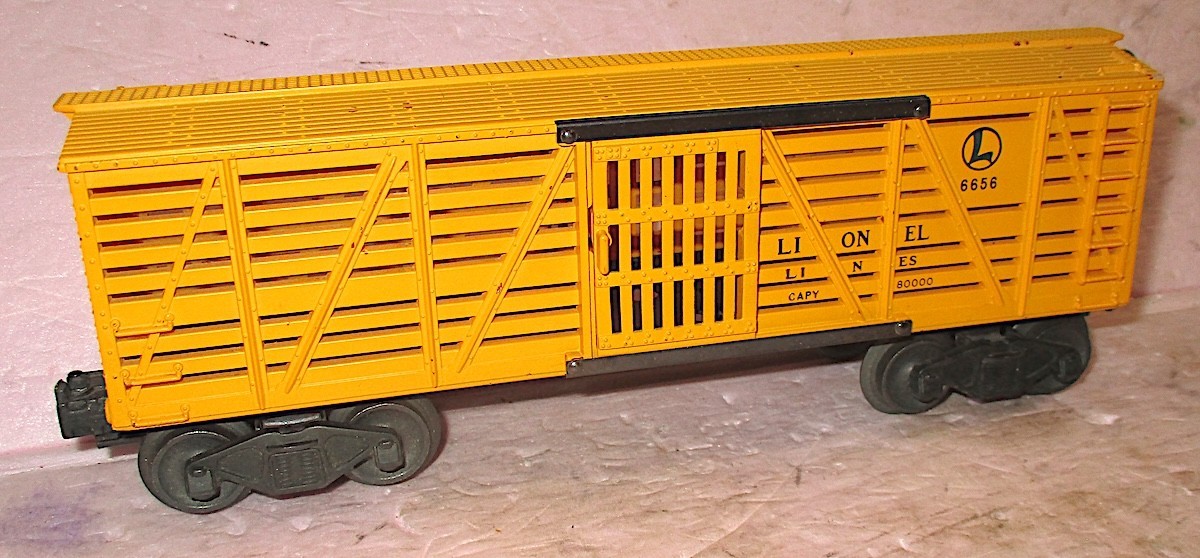 Lionel 6656 Ventilated Side Stock Cattle Car Bright Yellow NICE