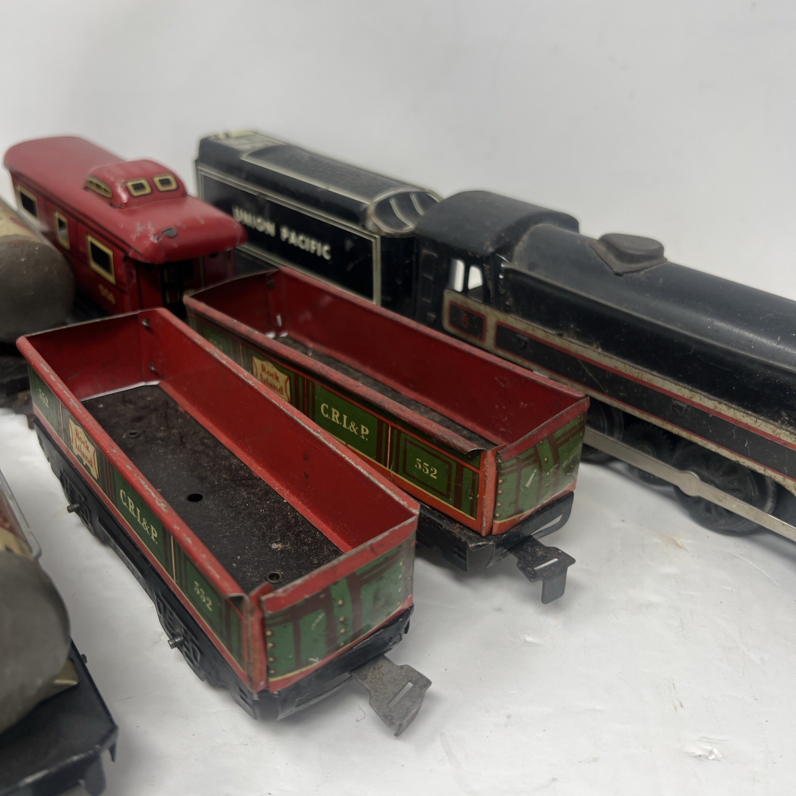 Vintage Marx O-Gauge Tinplate Train Lot – 10-Piece Pre/Post-War Project Pile
