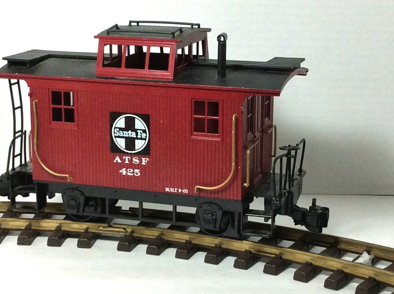 BACHMANN SANTA FE (ATSF) 425 FOUR WHEEL CABOOSE G-SCALE,C-6 very good.