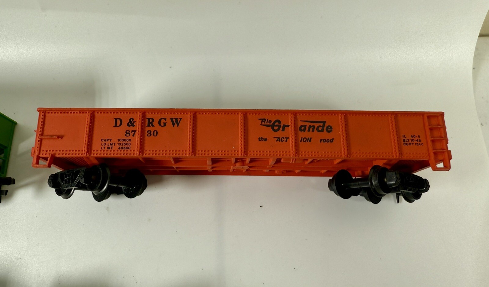 Vintage Lot Of 3 LIONEL HO SCALE Trains