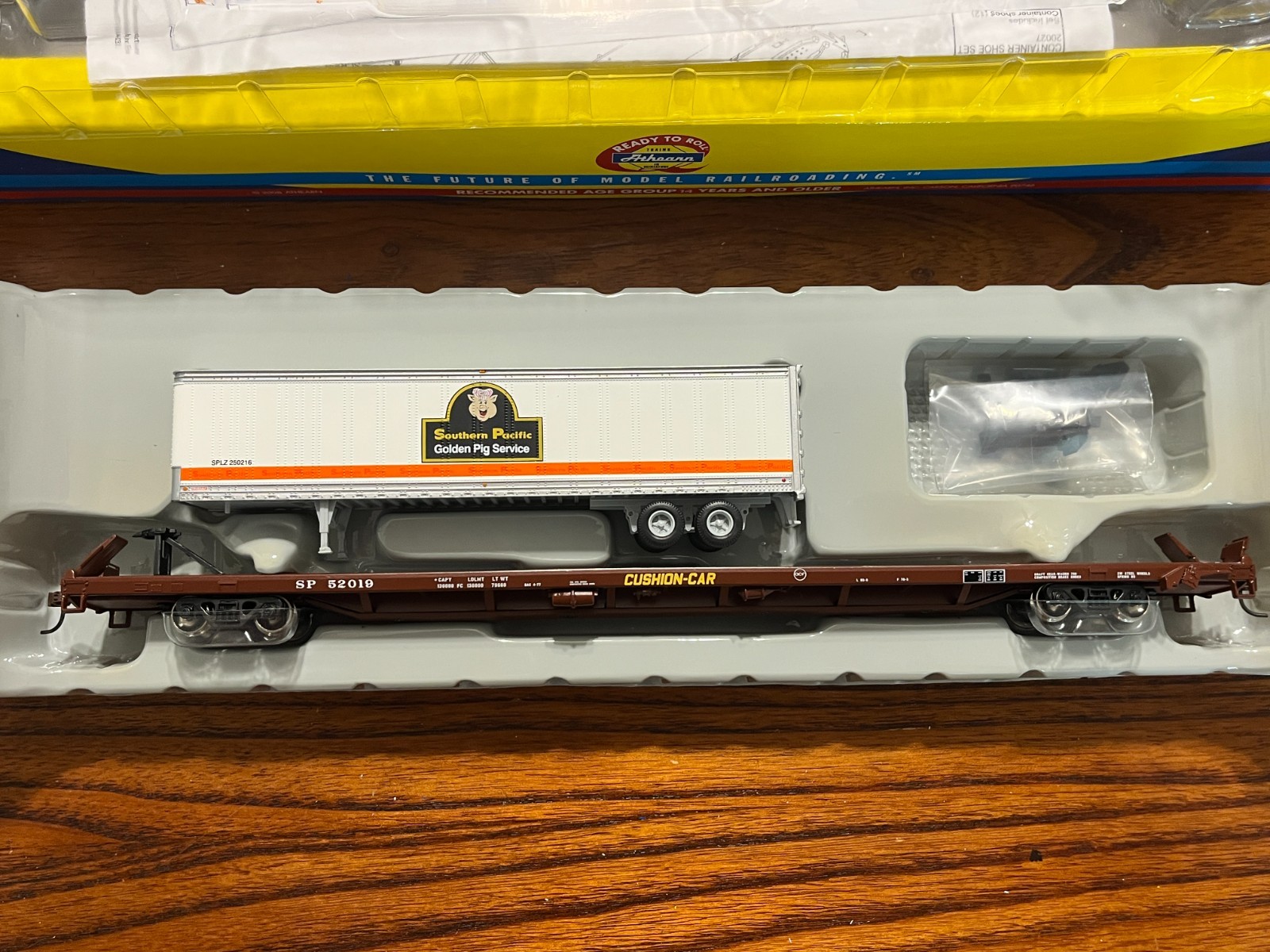 Ho RTR Athearn 74241 Southern Pacific 85′ All Purpose Flat Car w/ 45′ Trailer