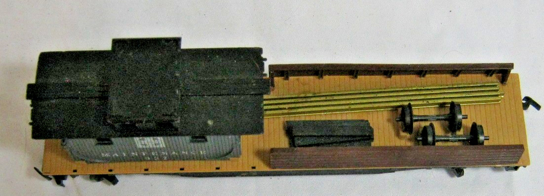 Tyco HO Scale Santa Fe Track Maintenance 932 Caboose Type Car