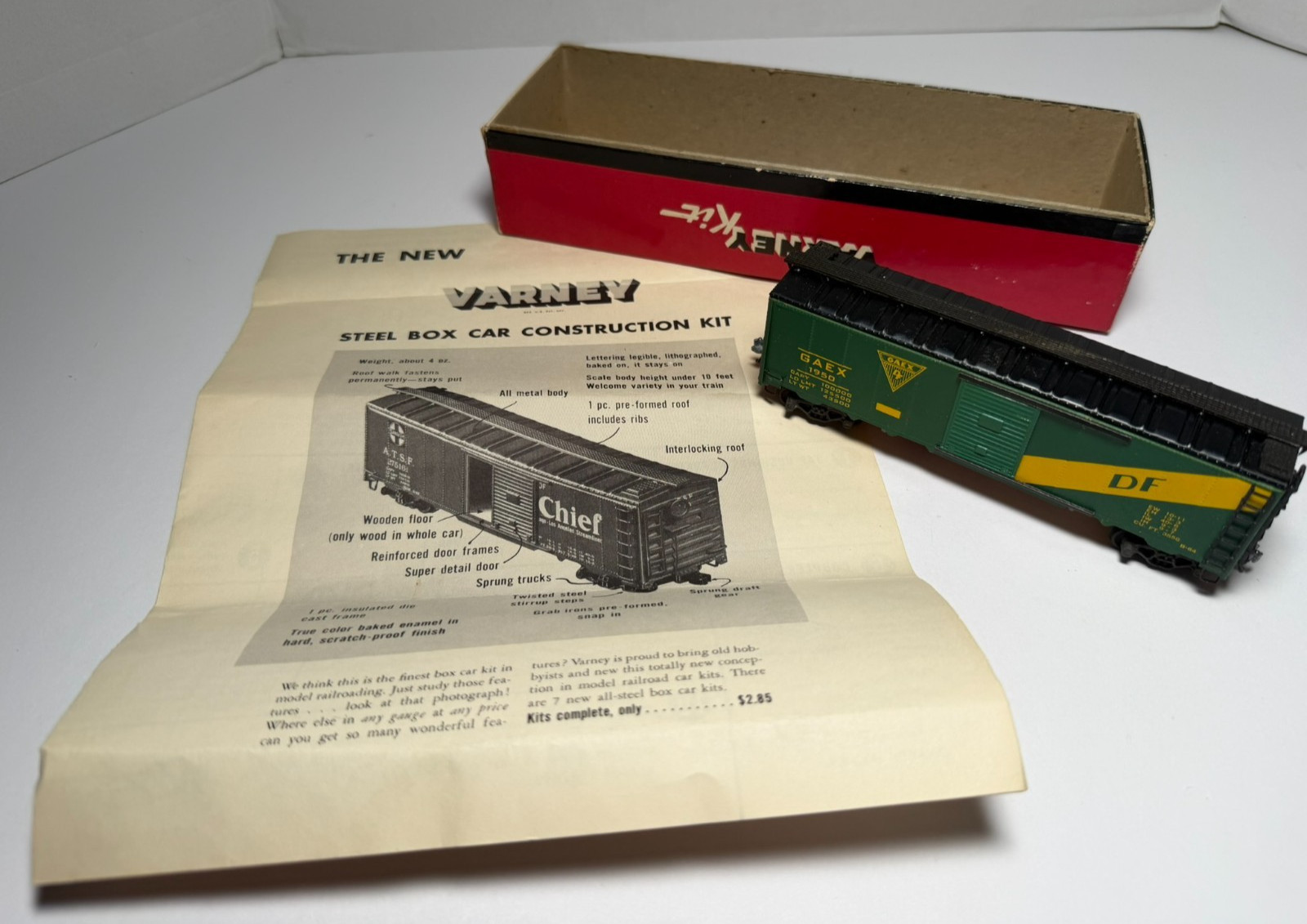 Early 1950’s Varney HO B-64 Steel General American GAEX 40′ Box Car Kit – Nice!