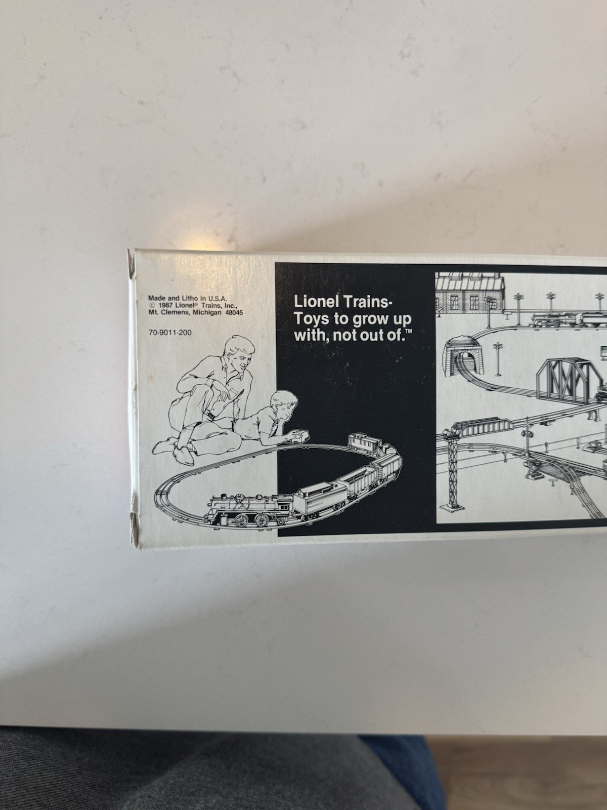 Lionel O Scale Chicago & Northwestern Boxcar w/ End of Train Device 6-16617 -NEW