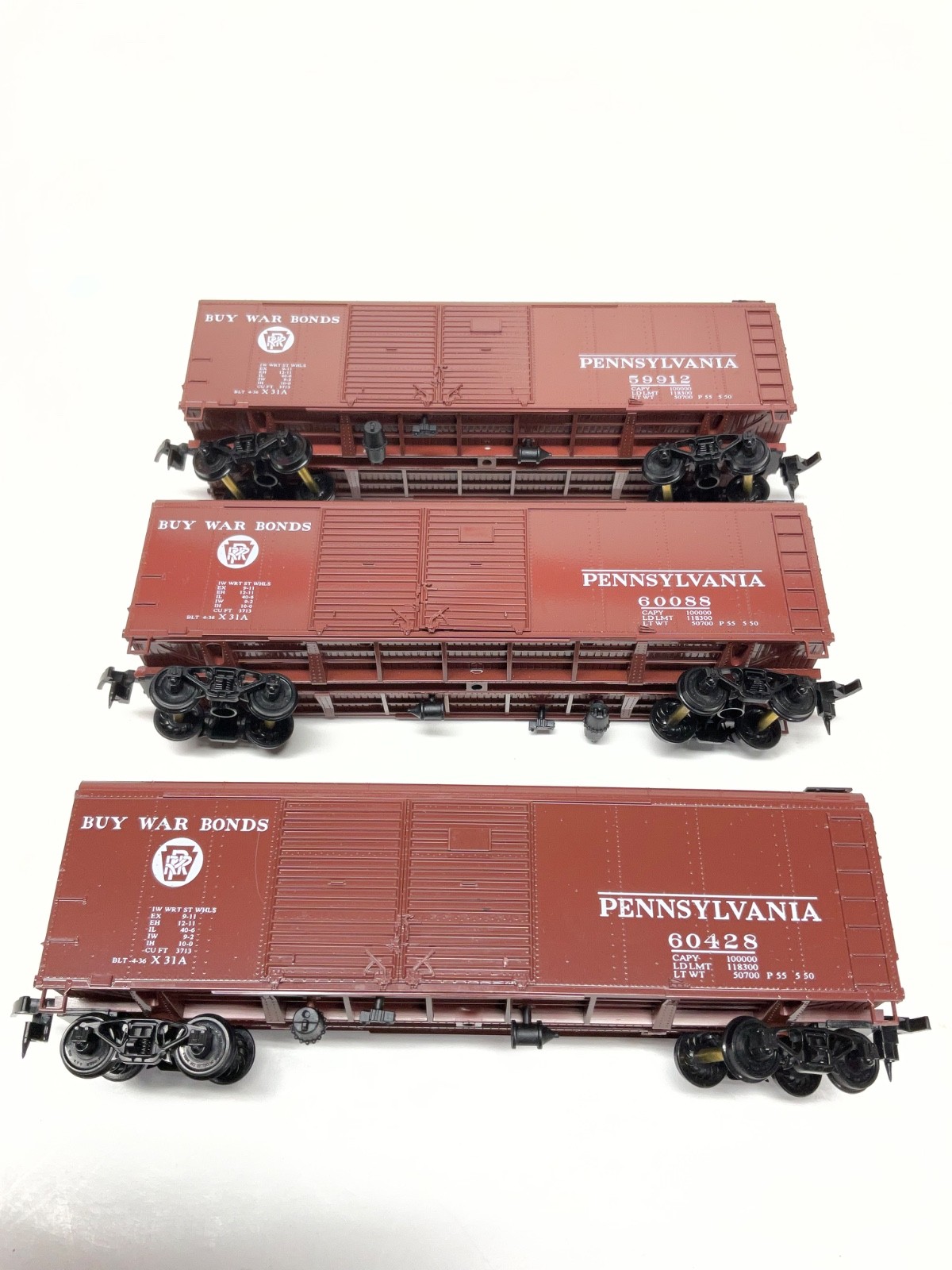 Bowser HO. X-31a 40″ Round Roof Boxcar PRR Circle Keystone Buy War Bonds 55343