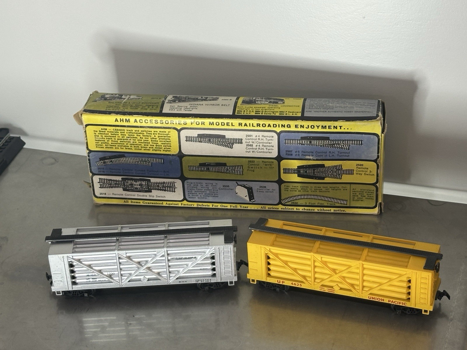 4 LOT AHM HO Helium Carrier Freight Cars w/Orig Boxes-3 Dept.of Mines & 1 UP NEW