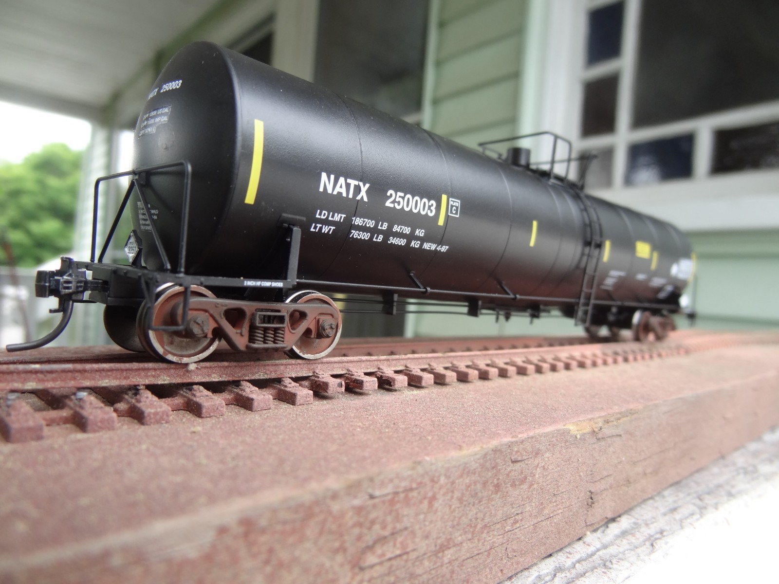 Walthers Mainline ho scale Trinity 25k gal. tank car NATX 250003
