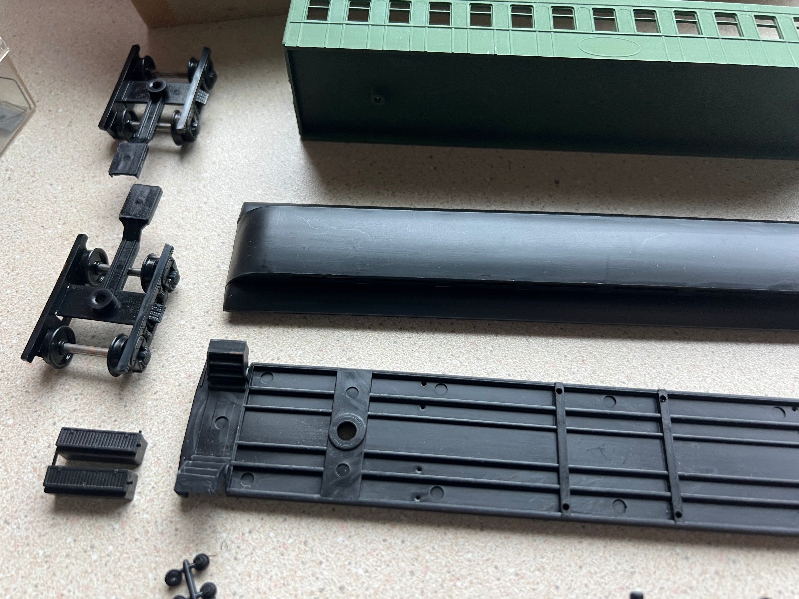 Roundhouse HO Scale 50′ Overland Pullman Sleeper Undecorated 5250 OB