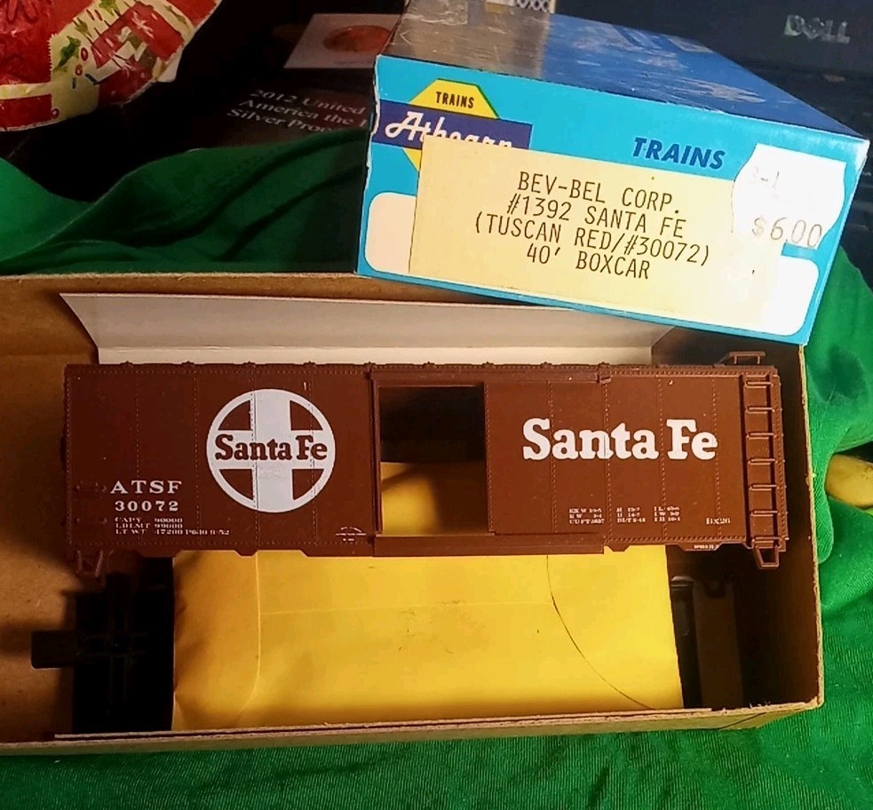 Santa Fe Tuscan Red 40′ Boxcar HO Athearn Kit Bev-Bel #1392 ATSF 30072 Seal Enve