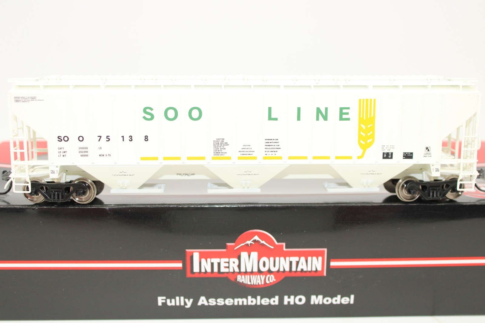 InterMountain HO Scale SOO Line PS 4750 Cu Ft 3 Bay Covered Hopper Car NOS