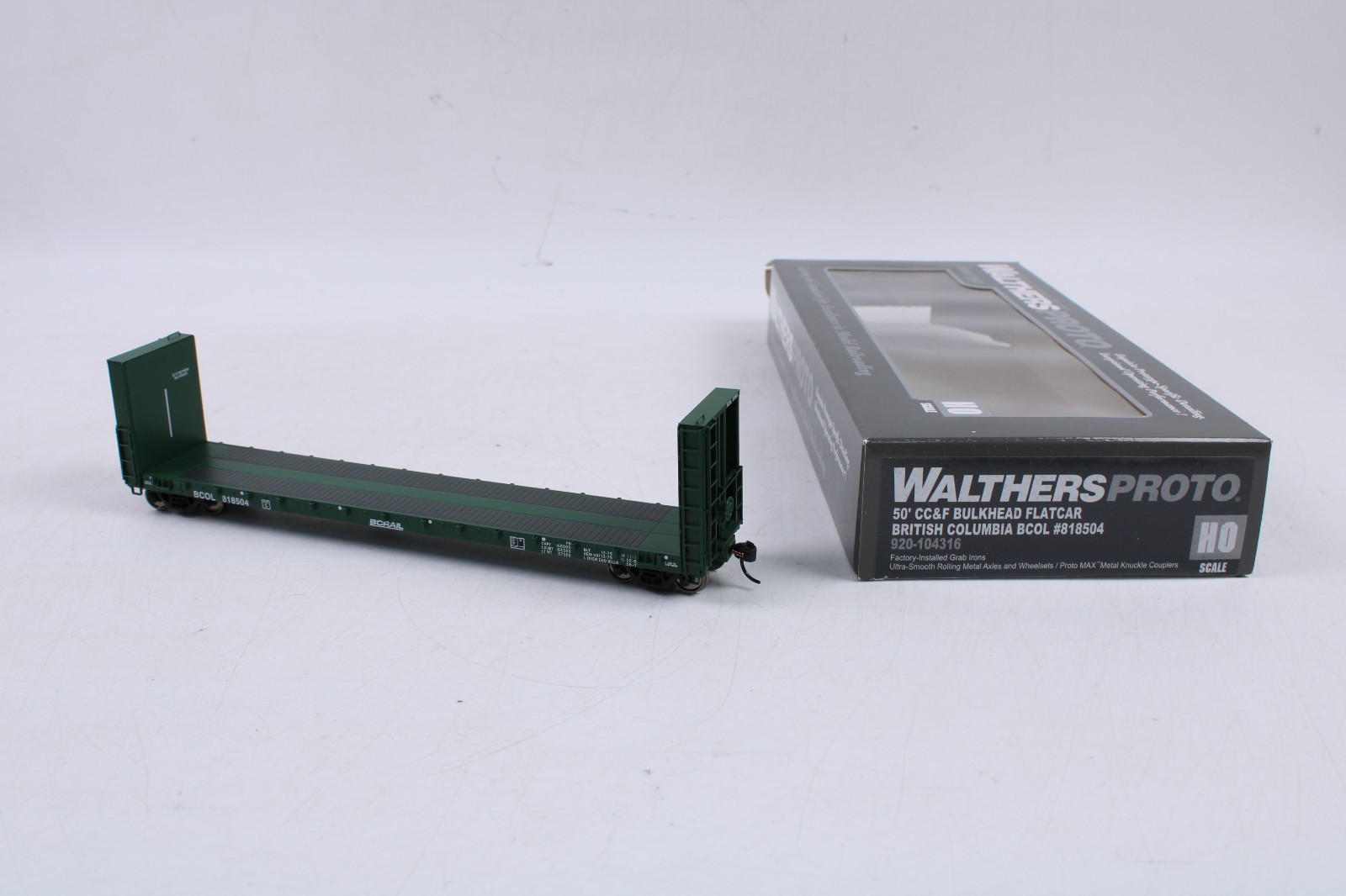WalthersProto 920-104316 HO 50′ CC&F Bulkhead Flatcar British Columbia BCOL #818