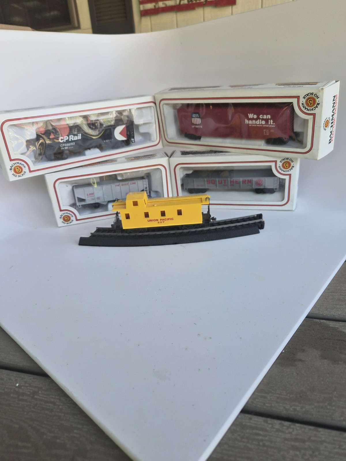 (5) Bachman HO Scale Rolling Stock CARS Gondola Hopper Box Car Caboose Coal Car
