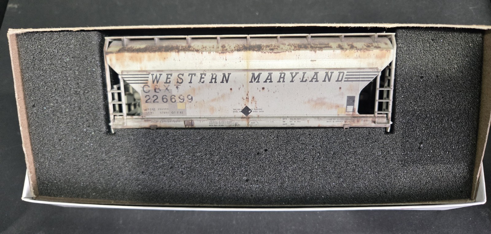 Accurail Grit N Grime CSX 2 Bay ACF Covered Hopper Weathered 2200-004