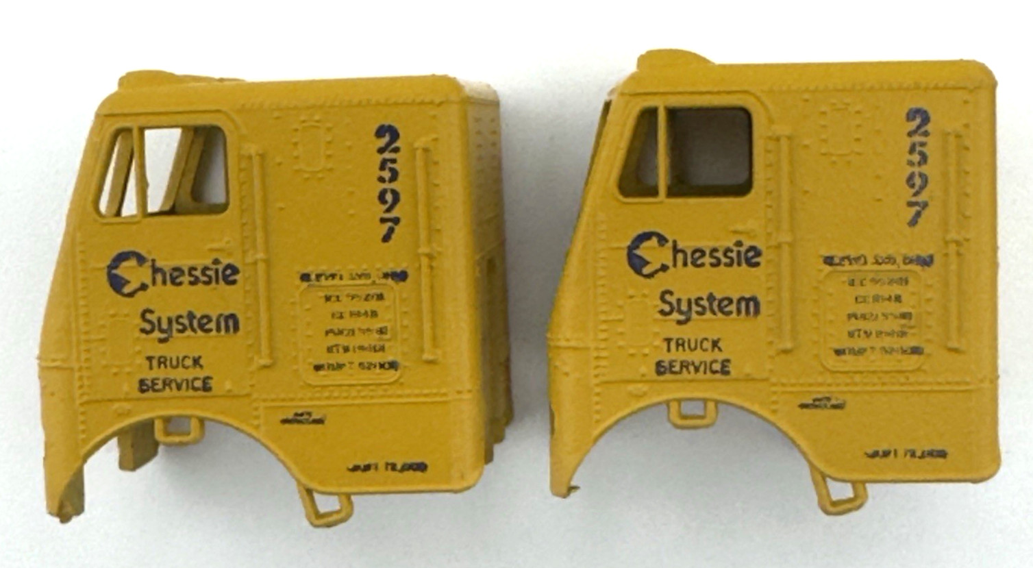 VINTAGE Athearn 5507 HO Scale Chessie System Highway Tractors (2)