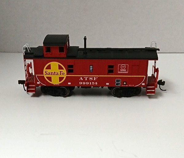 Athearn Santa Fe HO Cupola Caboose Analog Ready to Go/Pre-built 4164