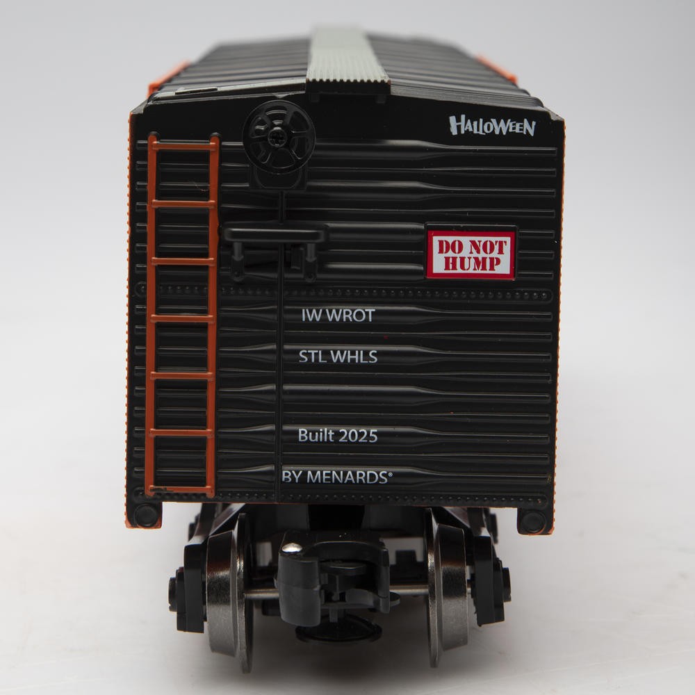 O Gauge Halloween Boxcar with Lighted Pumpkins