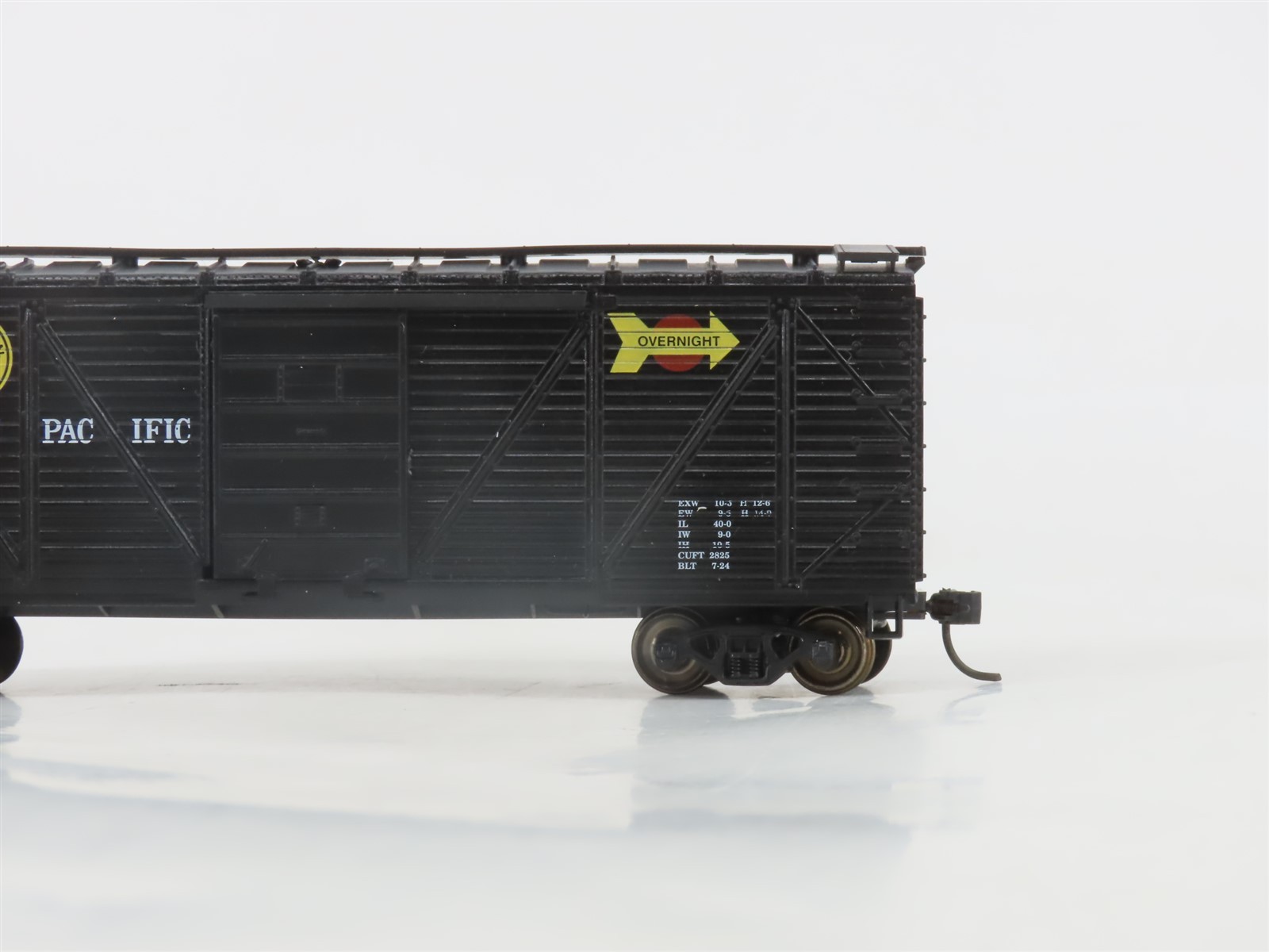 HO Roundhouse 1096 SP Southern Pacific Overnight 40′ Box Car #63511 – Upgraded